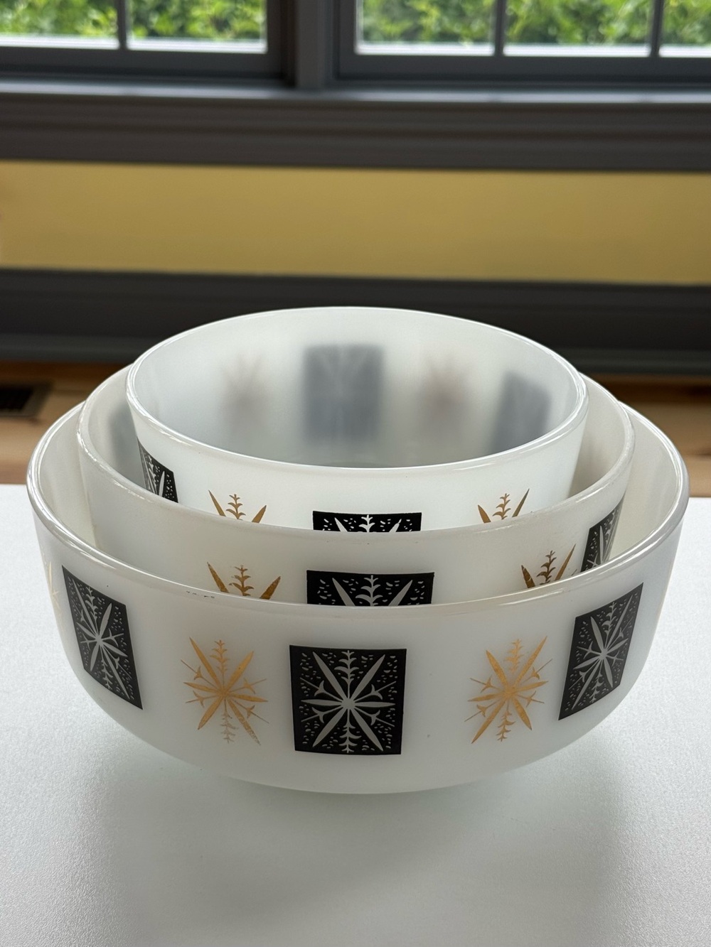 Federal Glass Atomic Starburst Snowflake Milk Glass Mixing Bowl Set | MCM | HTF